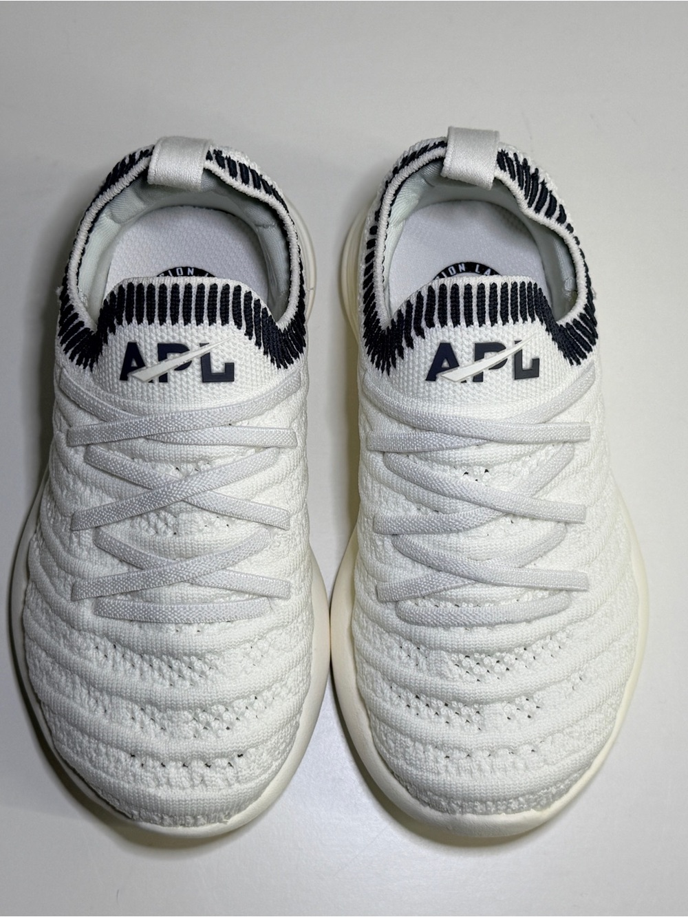 APL TechLoom Wave Kids Shoes Size 10 Ivory/Iron Ribbed – Brand New in Box - Picture 3 of 14